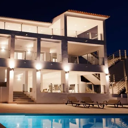 Luxury With Heated Pool For 12 To 14 People * פואנגירולה