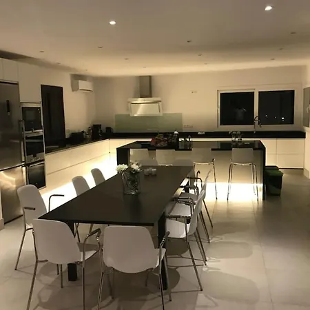 וילה Luxury With Heated Pool For 12 To 14 People *
