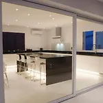 Luxury With Heated Pool For 12 To 14 People *