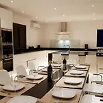 Luxury With Heated Pool For 12 To 14 People *