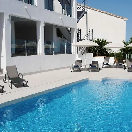 Villa Luxury With Heated Pool For 12 To 14 People *