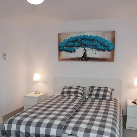 Luxury With Heated Pool For 12 To 14 People *