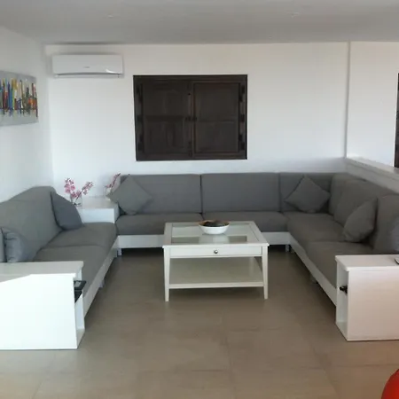 Villa Luxury With Heated Pool For 12 To 14 People