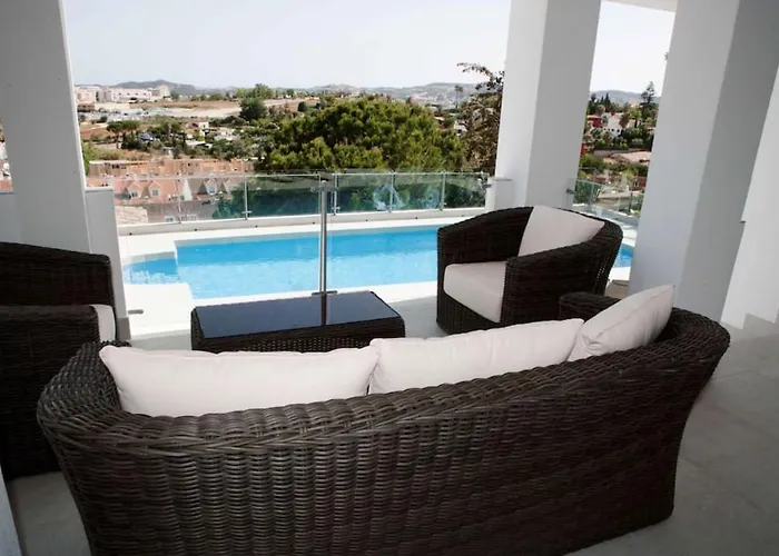 فيلة Luxury With Heated Pool For 12 To 14 People