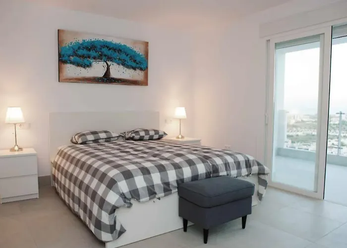 فيلة Luxury With Heated Pool For 12 To 14 People