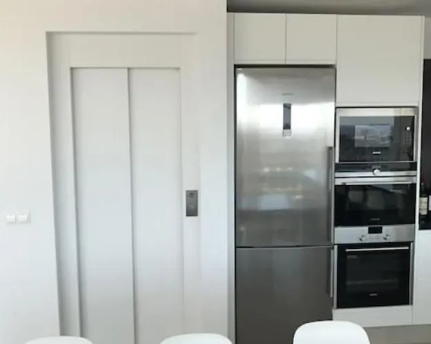 Luxury With Heated Pool For 12 To 14 People فيلة *