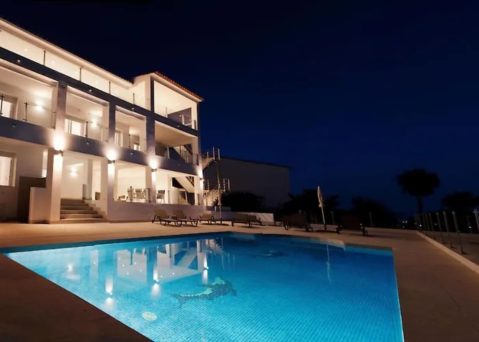 فيلة Luxury With Heated Pool For 12 To 14 People فوينخيرولا