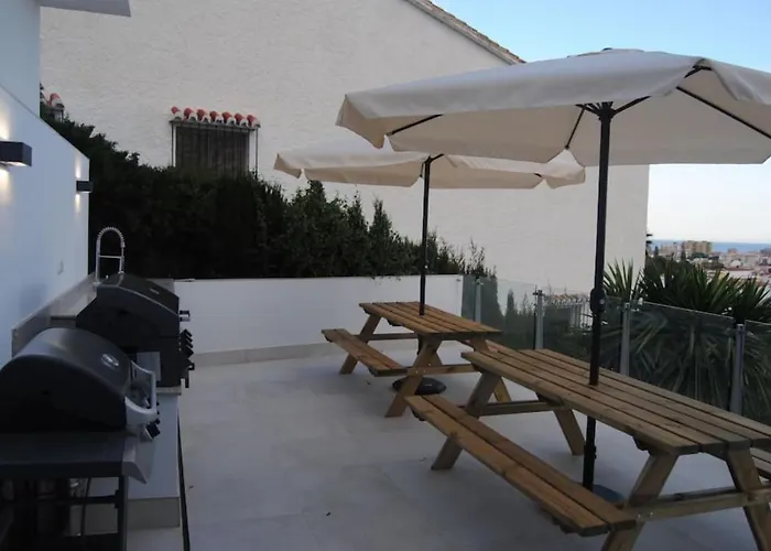 Villa Luxury With Heated Pool For 12 To 14 People