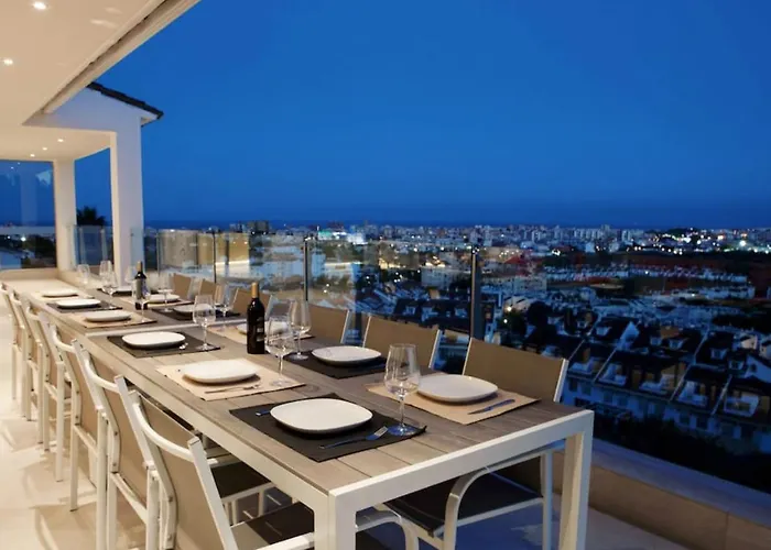 Luxury With Heated Pool For 12 To 14 People *