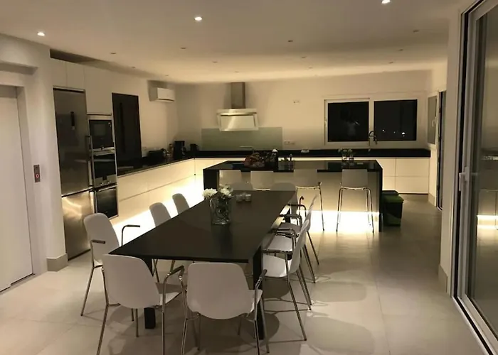 فيلة Luxury With Heated Pool For 12 To 14 People *