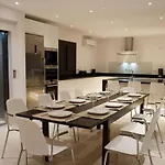 Villa Luxury With Heated Pool For 12 To 14 People